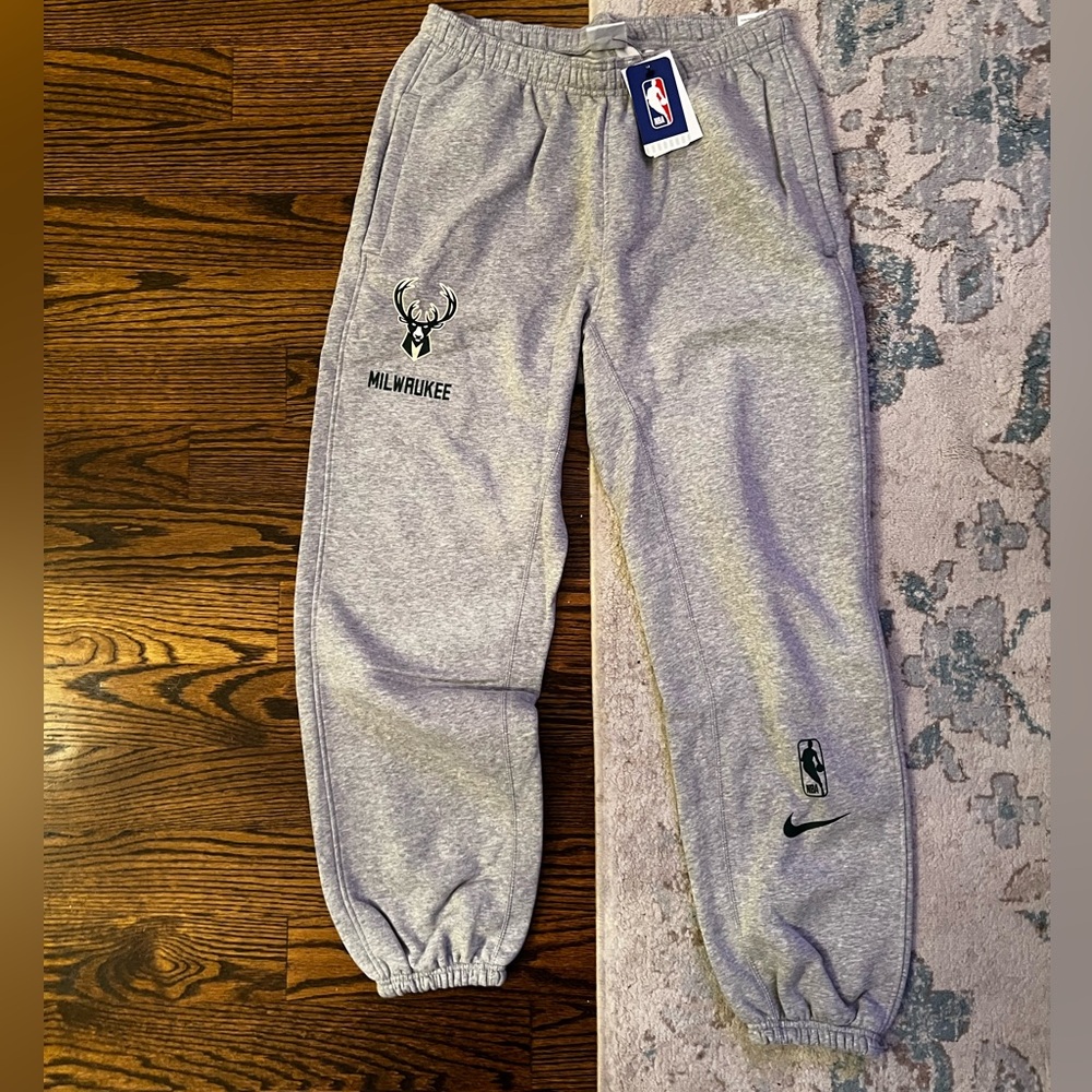 Milwaukee Bucks Nike City Edition Courtside Fleece Sweatpants *LARGE* - NWT